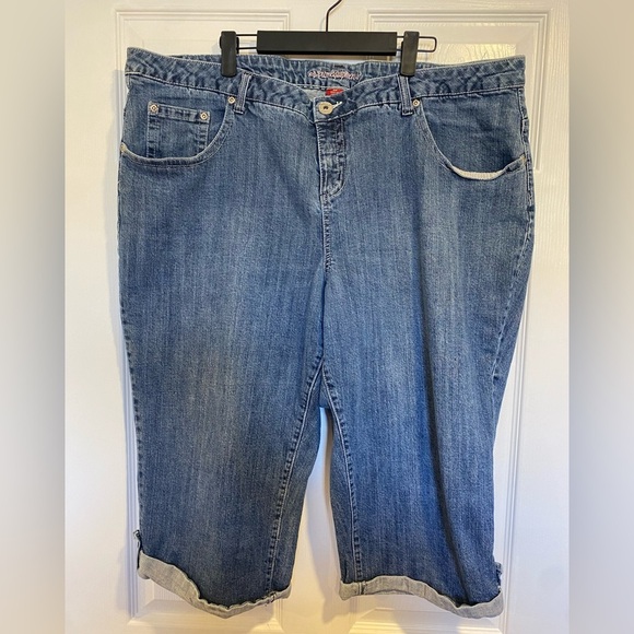 Plus B.U.M Equipment Denim Capris Size 22 - Picture 7 of 7